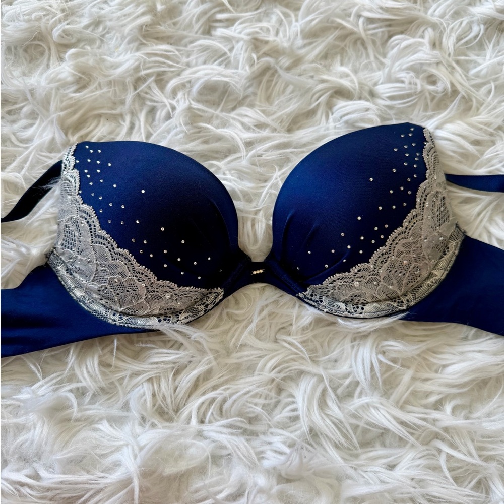 Victoria's Secret Navy and Silver Lace Bra
